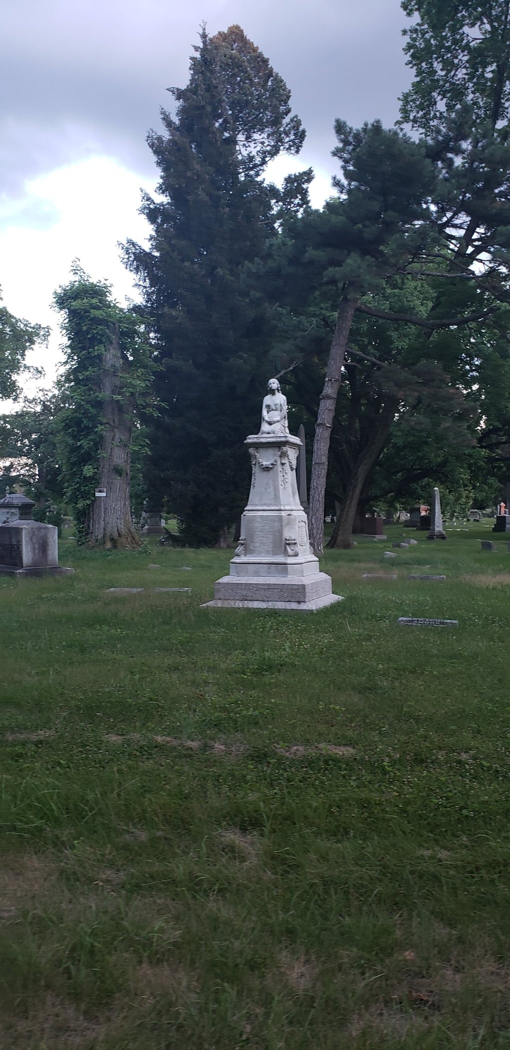 Cemetery Ghost Tour with&nbsp;GGG
